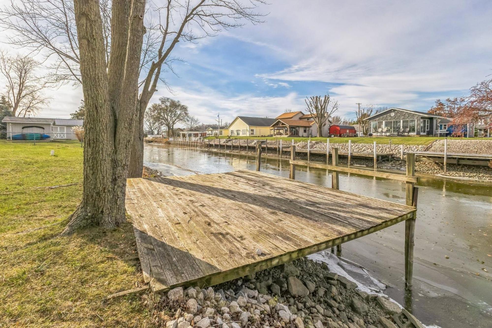 Sunsets & Serenity- Port Clinton Waterfront Stay Home Exterior photo